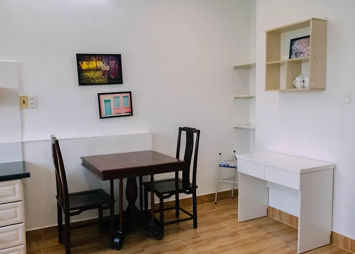 Titan House - 1 Bedroom Landmark 81 View - 406